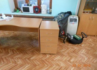 Угловой стол для офиса с приставной тумбой